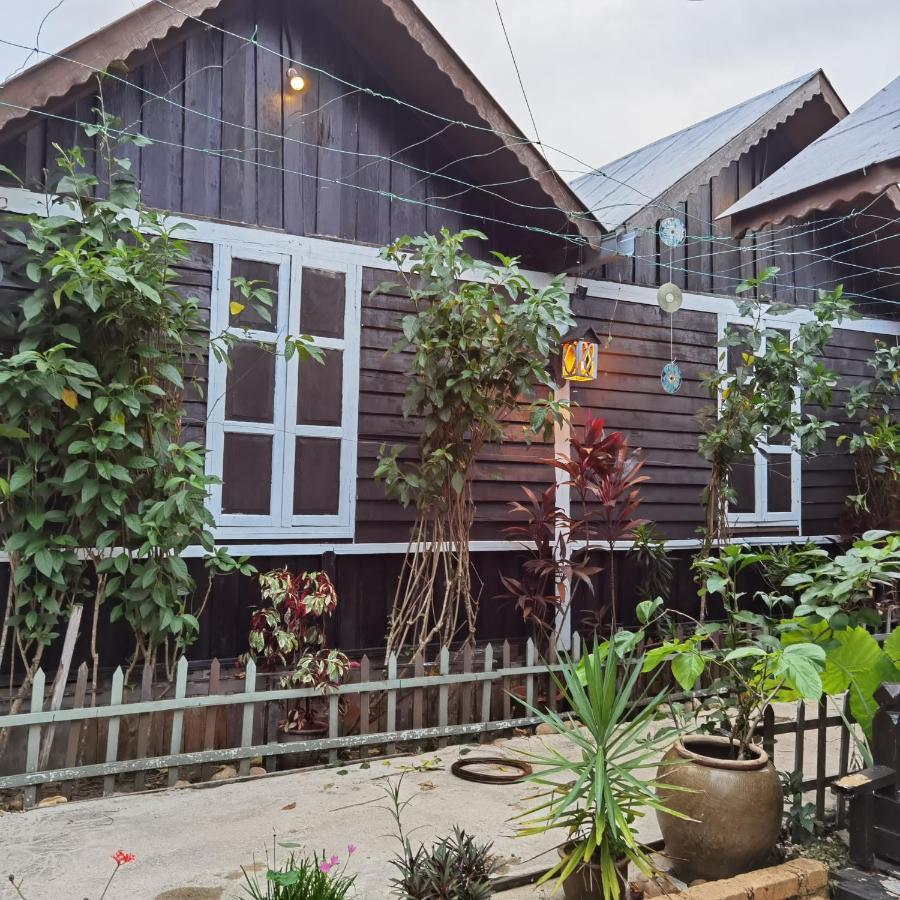 Отель Mykampung Chalet Ипох Экстерьер фото